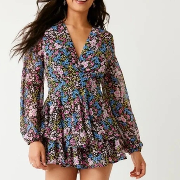 Francesca's Collections Pants - Mi Ami For Francescas Colorful Floral‎ Print Long Sleeve Ruffle Romper Medium M